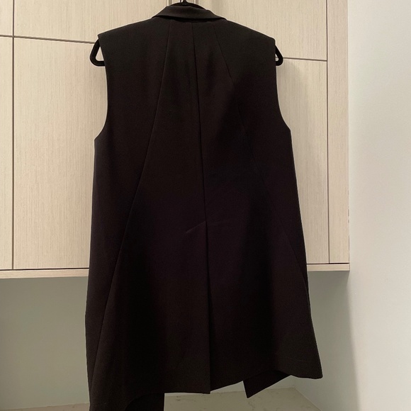 Sleeveless Periphery Jacket - Picture 3 of 3